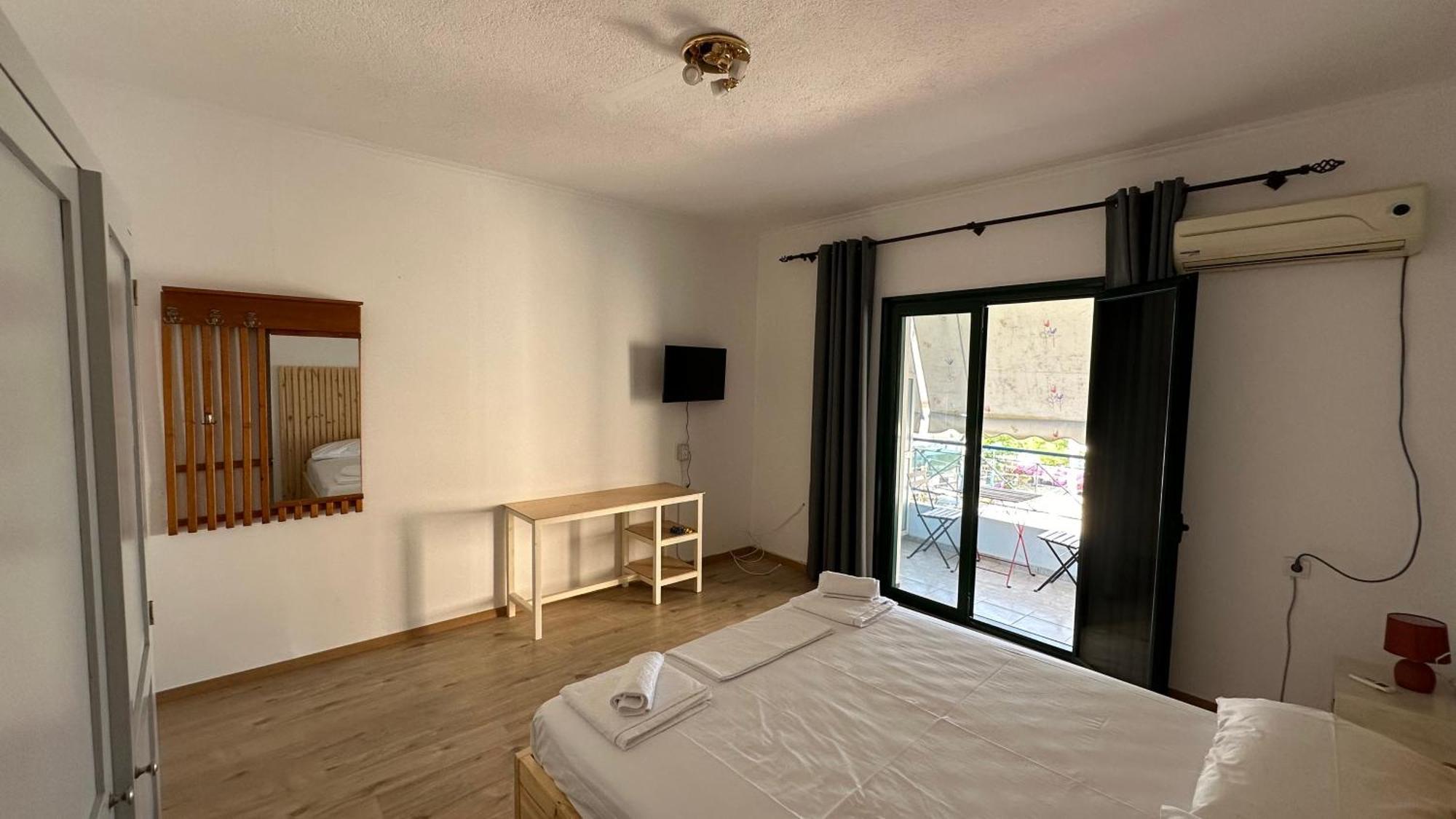 Nona'S Rooms Химара Экстерьер фото